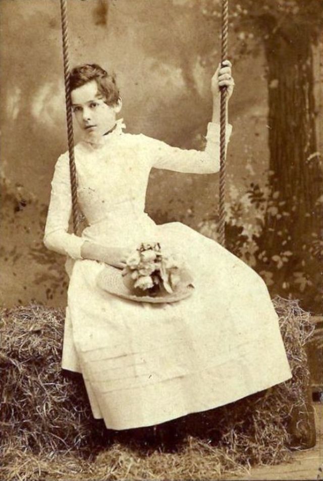 30 portraits avec une balançoire en studio au 19eme siecle 30 portraits avec une balancoire en studio au 19eme siecle 17 30-portraits-avec-une-balancoire-en-studio-au-19eme-siecle-17