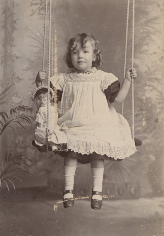 30 portraits avec une balançoire en studio au 19eme siecle 30 portraits avec une balancoire en studio au 19eme siecle 19 30-portraits-avec-une-balancoire-en-studio-au-19eme-siecle-19