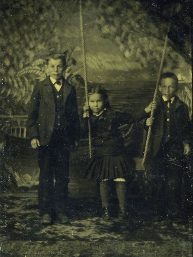 30 portraits avec une balançoire en studio au 19eme siecle 30 portraits avec une balancoire en studio au 19eme siecle 23 30-portraits-avec-une-balancoire-en-studio-au-19eme-siecle-23