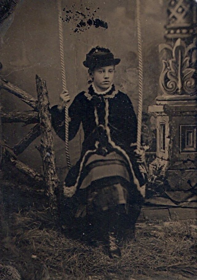 30 portraits avec une balançoire en studio au 19eme siecle 30 portraits avec une balancoire en studio au 19eme siecle 9 30-portraits-avec-une-balancoire-en-studio-au-19eme-siecle-9