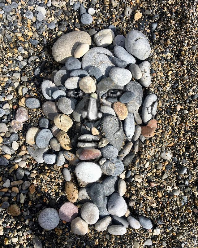 Des visages avec des galets par Ilan Adar Des visages avec des galets par Ilan Adar pierre caillou pareidolie 3 Des-visages-avec-des-galets-par-Ilan-Adar-pierre-caillou-pareidolie-3