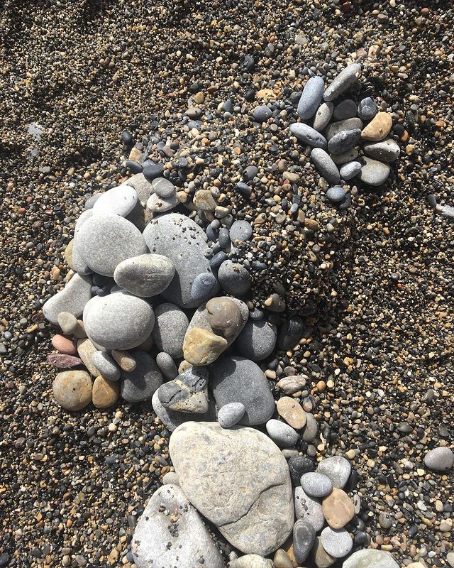 Des visages avec des galets par Ilan Adar Des visages avec des galets par Ilan Adar pierre caillou pareidolie 4 Des-visages-avec-des-galets-par-Ilan-Adar-pierre-caillou-pareidolie-4