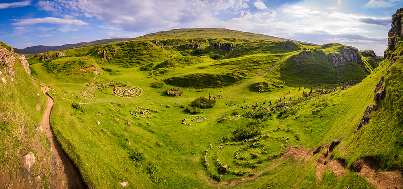 Fairy Glen - un lieu où rechercher les fées sur l'île de Skye Fairy Glen un lieu ou rechercher les fees sur l ile de Skye ecosse 10 Fairy-Glen-un-lieu-ou-rechercher-les-fees-sur-l-ile-de-Skye-ecosse-10