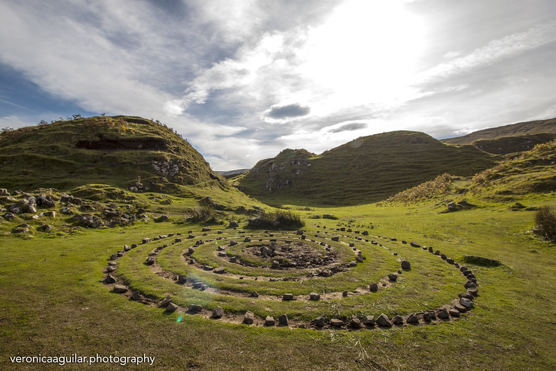 Fairy Glen - un lieu où rechercher les fées sur l'île de Skye Fairy Glen un lieu ou rechercher les fees sur l ile de Skye ecosse 12 Fairy-Glen-un-lieu-ou-rechercher-les-fees-sur-l-ile-de-Skye-ecosse-12