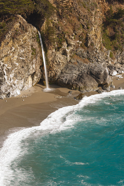 McWay Falls - une cascade dans l'océan de Big Sur en Californie McWay Falls une cascade dans l ocean de Big Sur en Californie 7 McWay-Falls-une-cascade-dans-l-ocean-de-Big-Sur-en-Californie-7