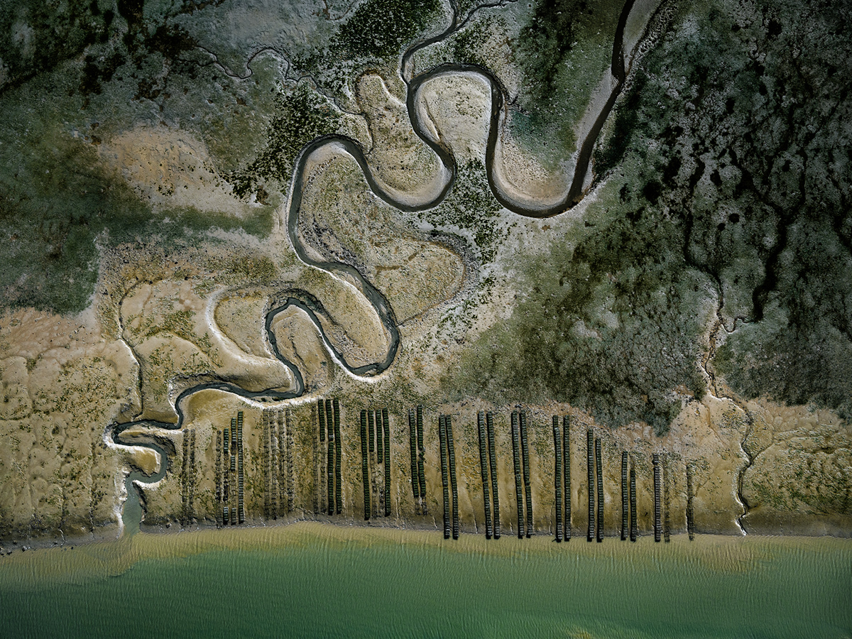 Ostreiculture : les parcs à huitres vus du ciel par Tom Hegen Ostreiculture les parcs a huitres vus du ciel par Tom Hegen 11 Ostreiculture-les-parcs-a-huitres-vus-du-ciel-par-Tom-Hegen-11