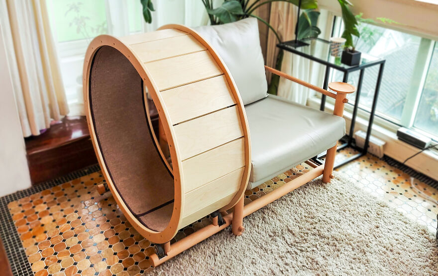 The Loveseat - un fauteuil avec roue pour chat The Loveseat un fauteuil avec roue pour chat 8 The-Loveseat-un-fauteuil-avec-roue-pour-chat-8