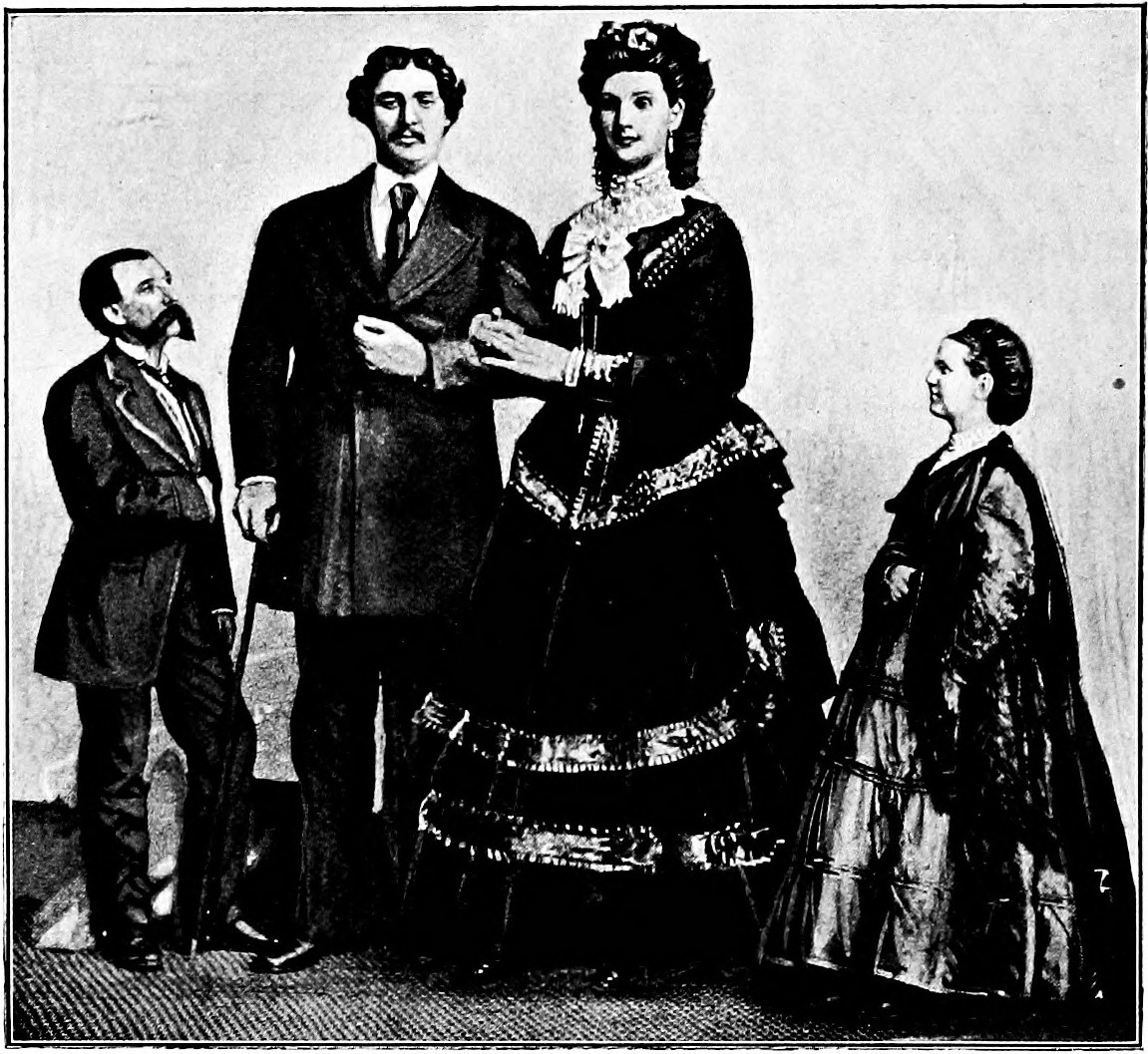 Anna Haining Swan et Martin Van Buren Bates à côté de deux personnes de taille ordinaire Anna Haining Swan et Martin Van Buren Bates à côté de deux personnes de taille ordinaire