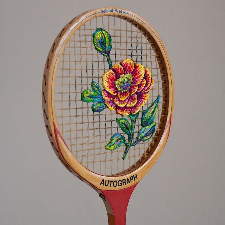 De la broderie sur des raquettes de tennis par Danielle Clough De la broderie sur des raquettes de tennis par Danielle Clough 10 De-la-broderie-sur-des-raquettes-de-tennis-par-Danielle-Clough-10