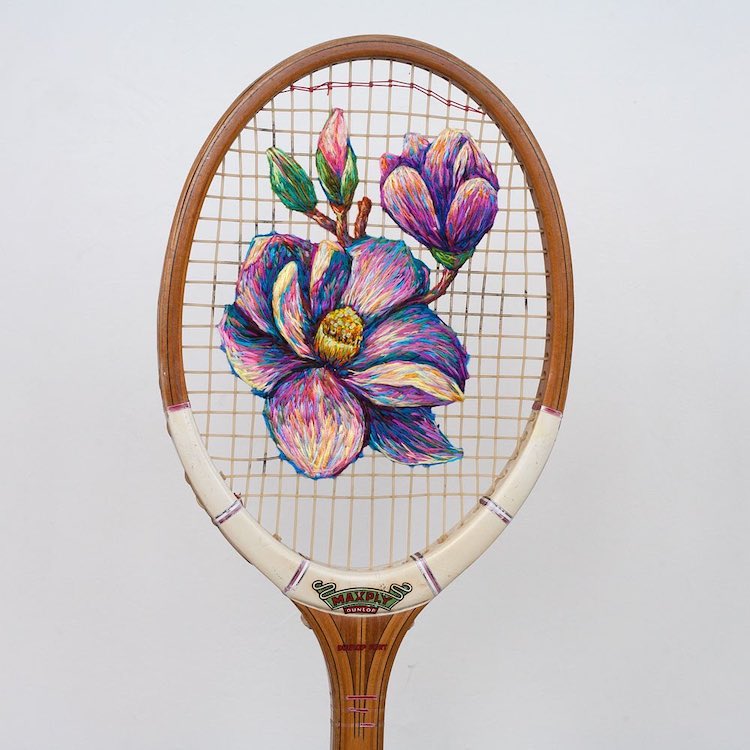 De la broderie sur des raquettes de tennis par Danielle Clough De la broderie sur des raquettes de tennis par Danielle Clough 7 De-la-broderie-sur-des-raquettes-de-tennis-par-Danielle-Clough-7