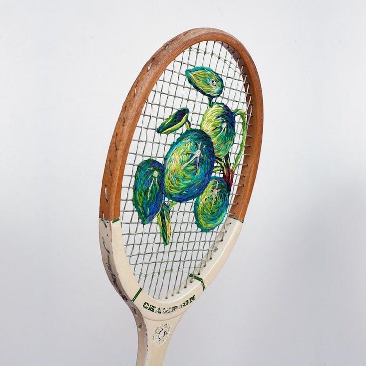 De la broderie sur des raquettes de tennis par Danielle Clough De la broderie sur des raquettes de tennis par Danielle Clough 9 De-la-broderie-sur-des-raquettes-de-tennis-par-Danielle-Clough-9
