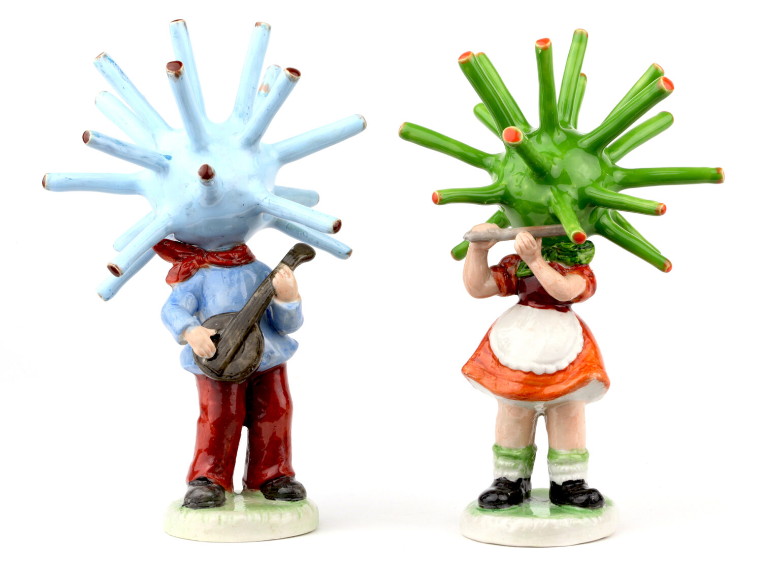 Des figurines satyriques du coronavirus en porcelaine par Chrystl Rijkeboer Des figurines satyriques du coronavirus en porcelaine par Chrystl Rijkeboer 9 Des-figurines-satyriques-du-coronavirus-en-porcelaine-par-Chrystl-Rijkeboer-9