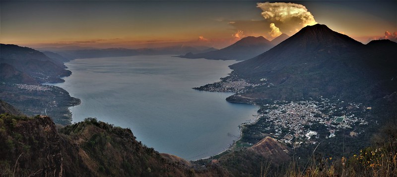 La beauté volcanique du lac Atitlan au Guatemala La beaute volcanique du lac Atitlan au Guatemala 1 La-beaute-volcanique-du-lac-Atitlan-au-Guatemala-1