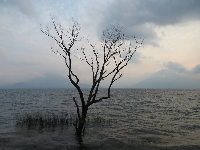 La beauté volcanique du lac Atitlan au Guatemala La beaute volcanique du lac Atitlan au Guatemala 12 La-beaute-volcanique-du-lac-Atitlan-au-Guatemala-12