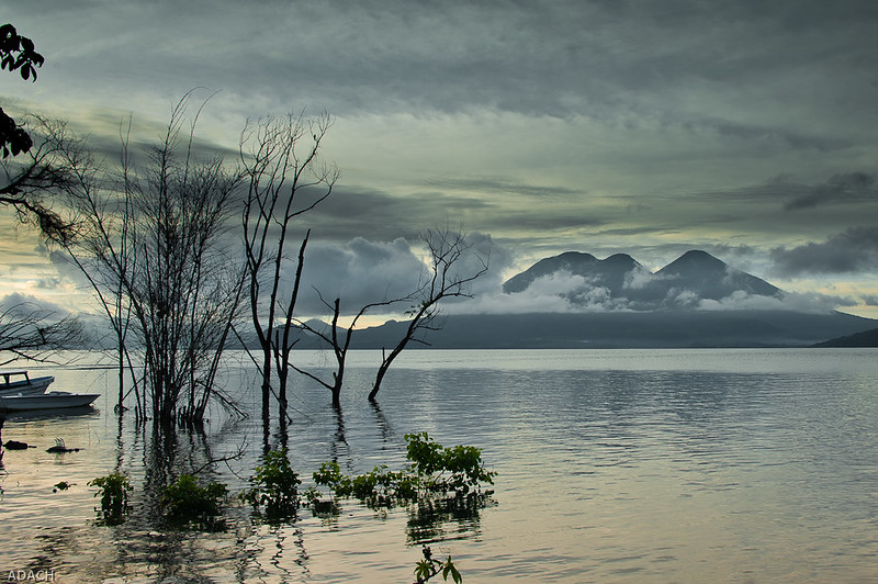 La beauté volcanique du lac Atitlan au Guatemala La beaute volcanique du lac Atitlan au Guatemala 6 La-beaute-volcanique-du-lac-Atitlan-au-Guatemala-6