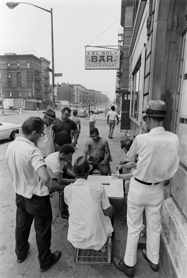 La vie dans les rues de Washington Heights dans les années 1970 La vie dans les rues de Washington Heights dans les annees 1970 33 La-vie-dans-les-rues-de-Washington-Heights-dans-les-annees-1970-33