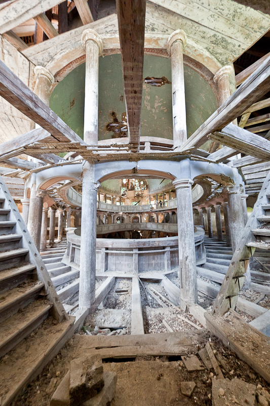 Les ruines de l'église protestante de Zeliszów par Stefaan Beernaert Les ruines de l eglise protestante de Zeliszow par Stefaan Beernaert 10 Les-ruines-de-l-eglise-protestante-de-Zeliszow-par-Stefaan-Beernaert-10