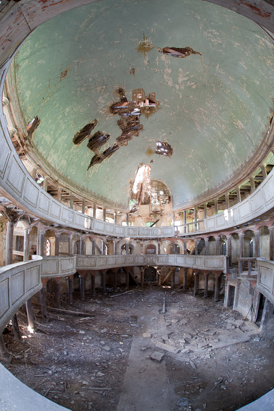 Les ruines de l'église protestante de Zeliszów par Stefaan Beernaert Les ruines de l eglise protestante de Zeliszow par Stefaan Beernaert 11 Les-ruines-de-l-eglise-protestante-de-Zeliszow-par-Stefaan-Beernaert-11