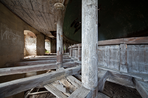 Les ruines de l'église protestante de Zeliszów par Stefaan Beernaert Les ruines de l eglise protestante de Zeliszow par Stefaan Beernaert 3 Les-ruines-de-l-eglise-protestante-de-Zeliszow-par-Stefaan-Beernaert-3
