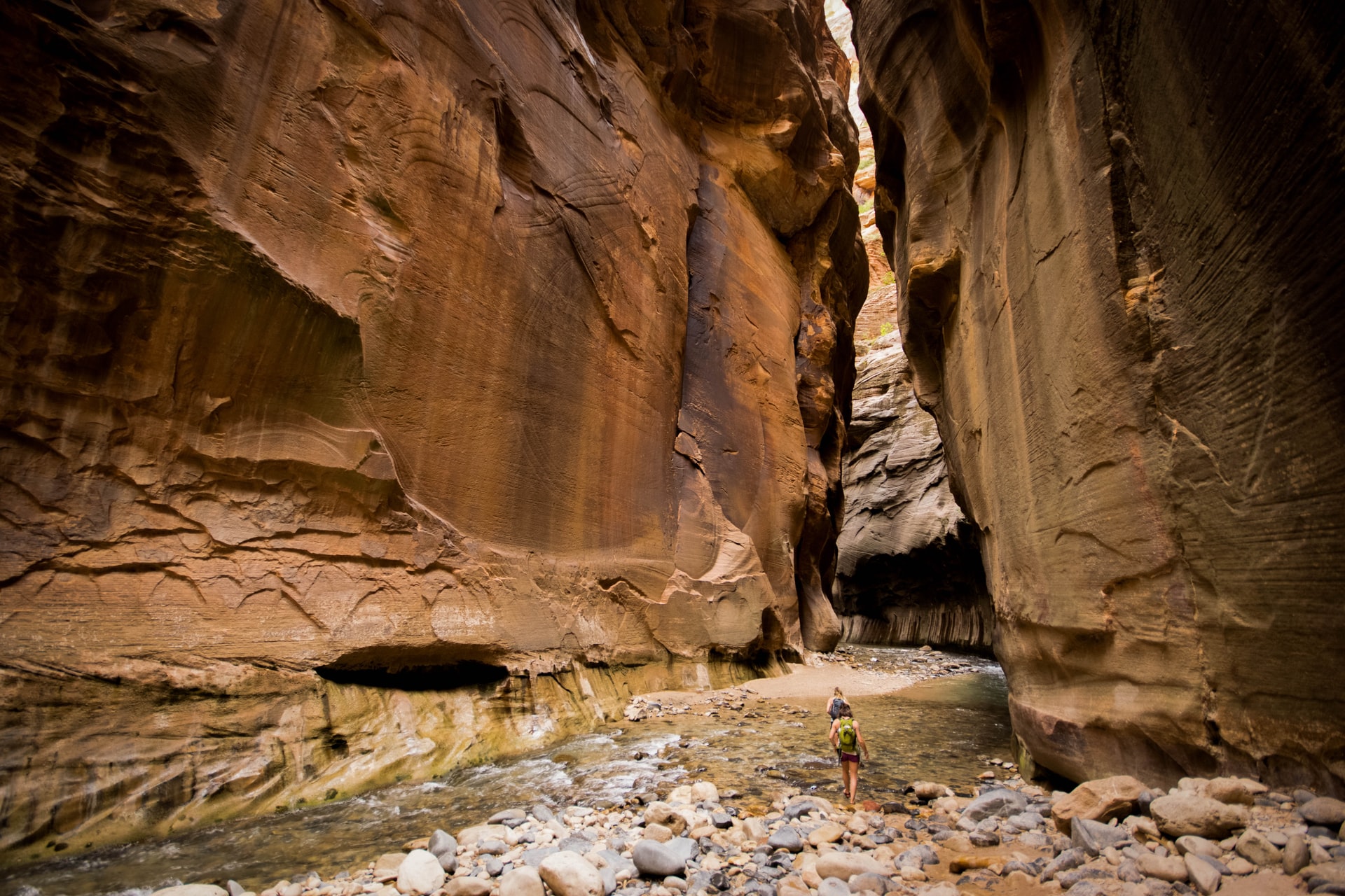 The Narrows - étroit canyon du Zion National Park The Narrows etroit canyon du Zion National Park 1 The-Narrows-etroit-canyon-du-Zion-National-Park-1