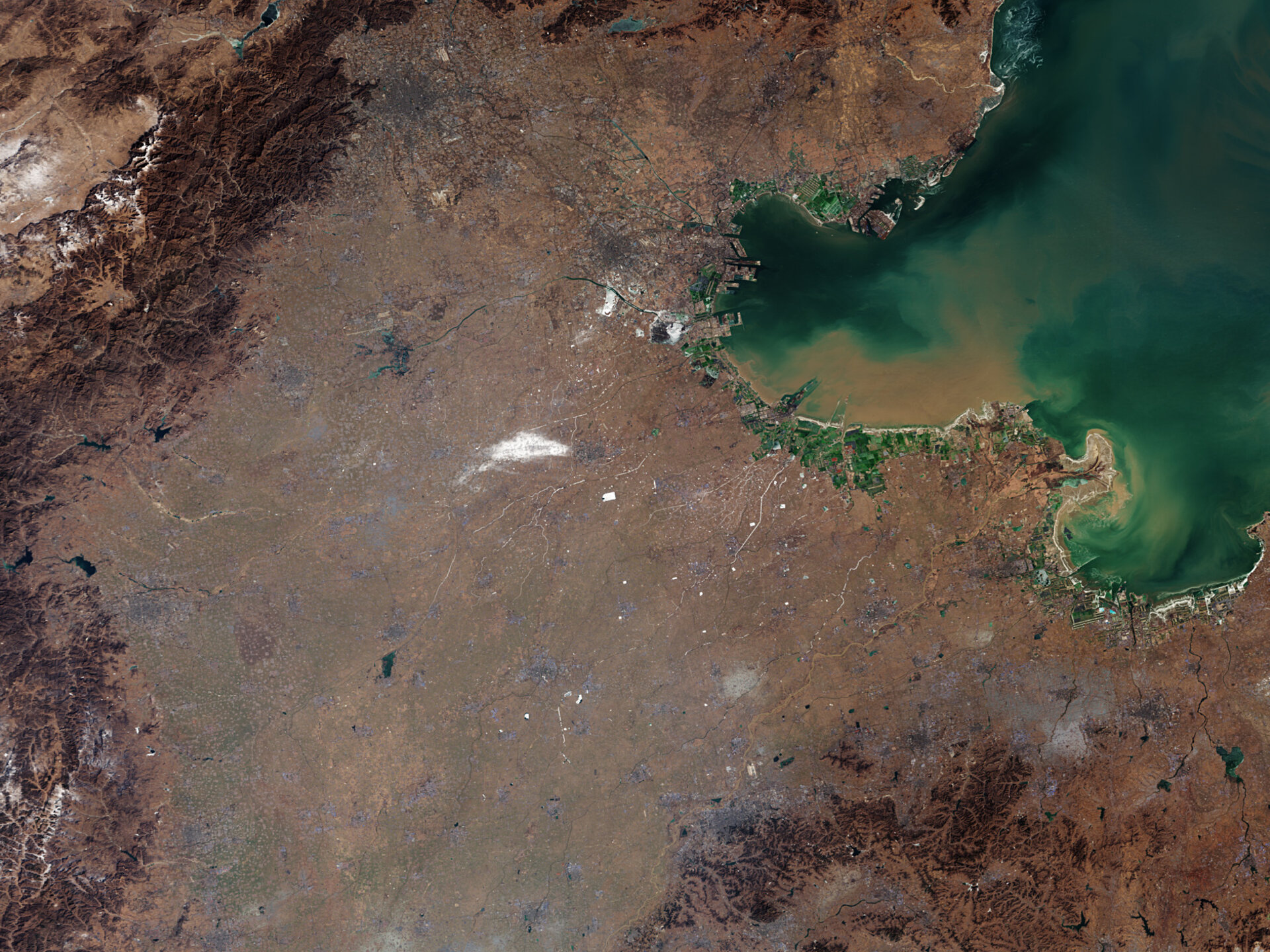 delta du fleuve Jaune se jetant dans la mer de Bohai vu par satellite delta du fleuve Jaune se jetant dans la mer de Bohai vu par satellite