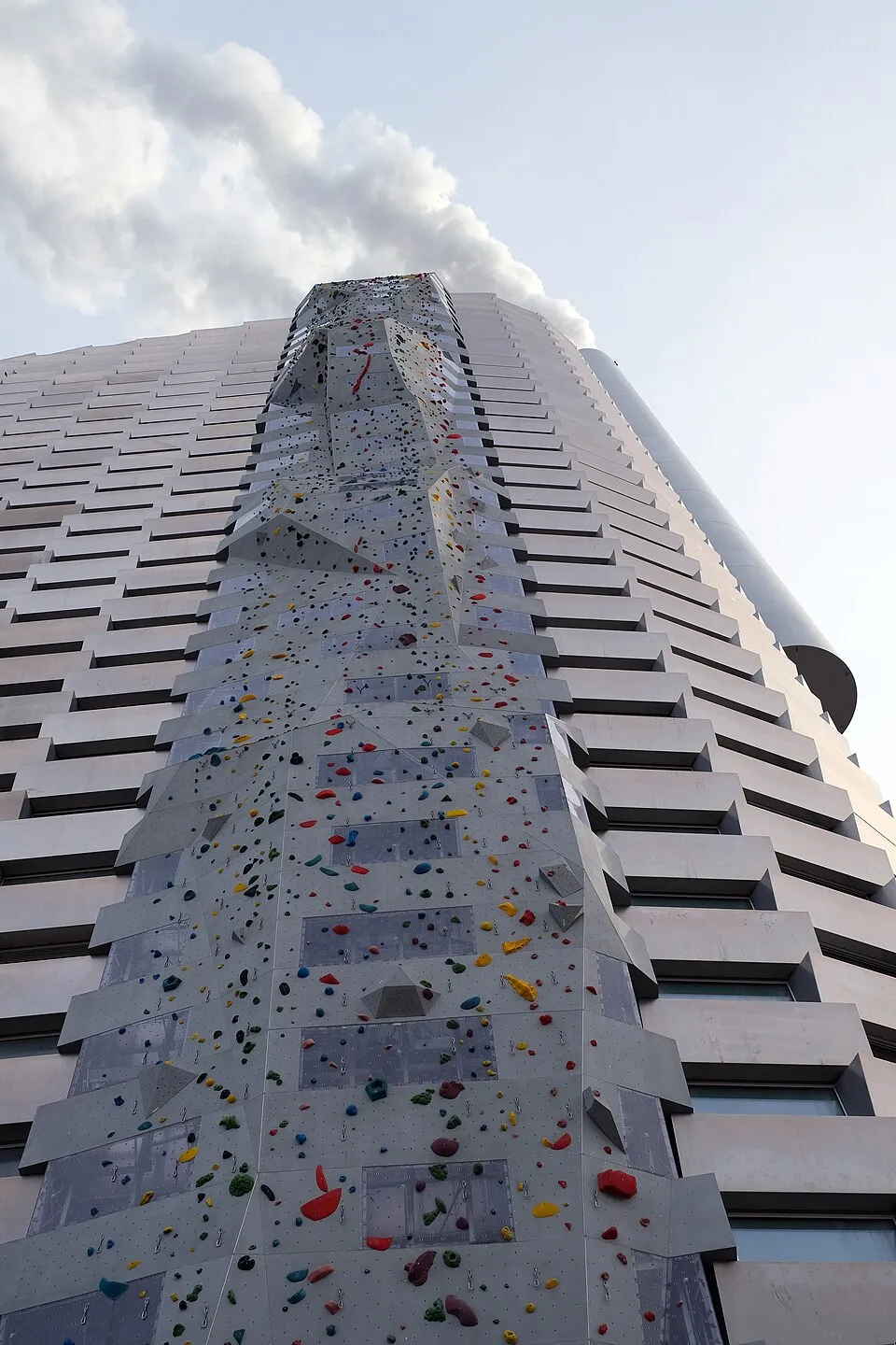 Mur d’escalade de 80 mètres installé sur la façade de CopenHill à Copenhague Mur d’escalade de 80 mètres installé sur la façade de CopenHill à Copenhague