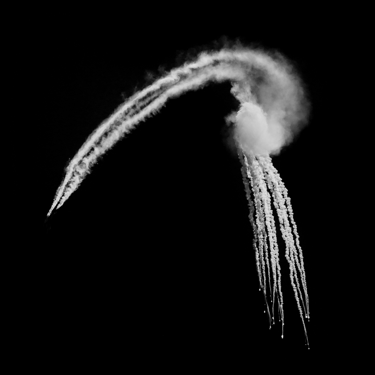 Contrails - quand les avions dessinent avec leurs fumées (chemtrails) Contrails quand les avions dessinent avec leurs fumees chemtrails 1 Contrails-quand-les-avions-dessinent-avec-leurs-fumees-chemtrails-1