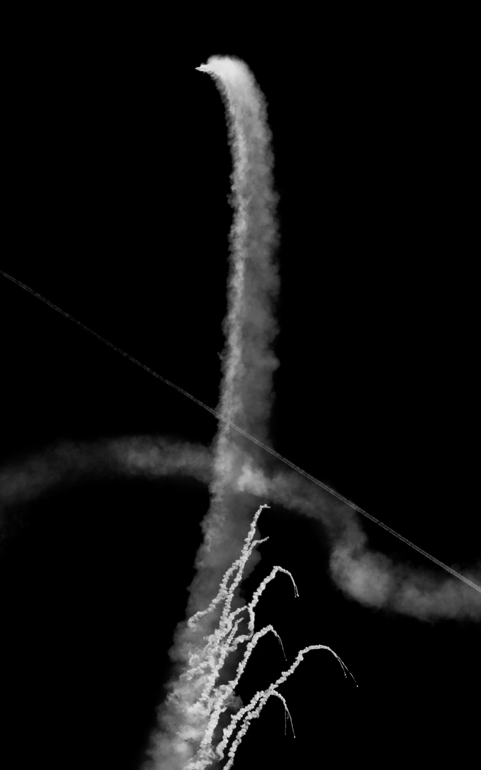 Contrails - quand les avions dessinent avec leurs fumées (chemtrails) Contrails quand les avions dessinent avec leurs fumees chemtrails 9 scaled Contrails-quand-les-avions-dessinent-avec-leurs-fumees-chemtrails-9
