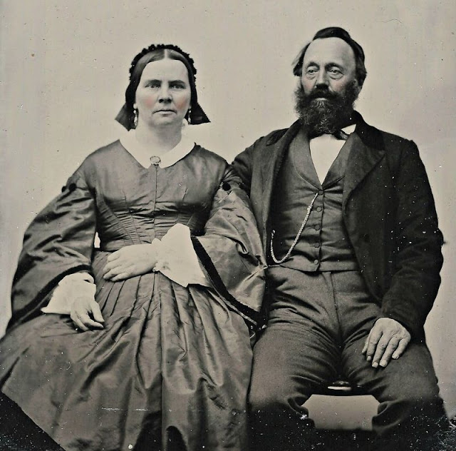 36 portraits de couples du milieu du 19eme siècle Des portraits de couples du milieu du 19eme siecle 1850 1860 29 Des-portraits-de-couples-du-milieu-du-19eme-siecle-1850-1860-29