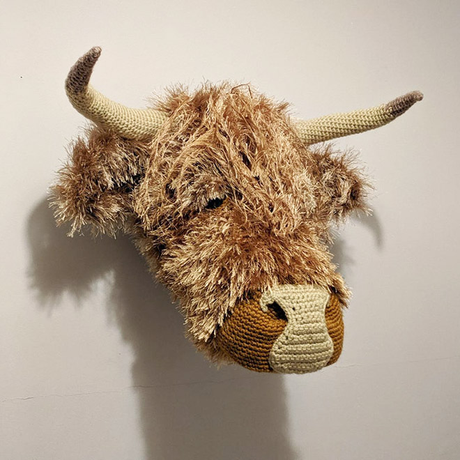 Des trophées sans chasser: la taxidermie en tricot Des trophees sans chasser la taxidermie en tricot 10 vache Des-trophees-sans-chasser-la-taxidermie-en-tricot-10-vache