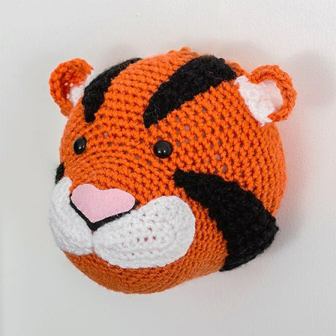 Des trophées sans chasser: la taxidermie en tricot Des trophees sans chasser la taxidermie en tricot 12 tigre Des-trophees-sans-chasser-la-taxidermie-en-tricot-12-tigre