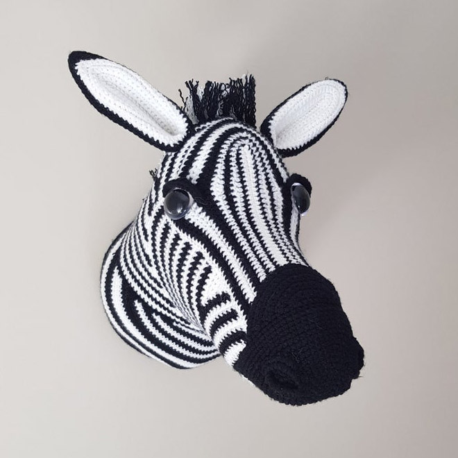 Des trophées sans chasser: la taxidermie en tricot Des trophees sans chasser la taxidermie en tricot 14 zebre Des-trophees-sans-chasser-la-taxidermie-en-tricot-14-zebre