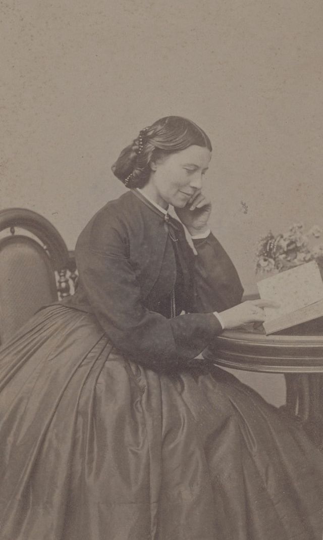 Les anges des champs de bataille: portraits d'infirmières de la guerre de Sécession Les anges des champs de bataille portraits d infirmieres de la guerre de secession 28 Les-anges-des-champs-de-bataille-portraits-d-infirmieres-de-la-guerre-de-secession-28