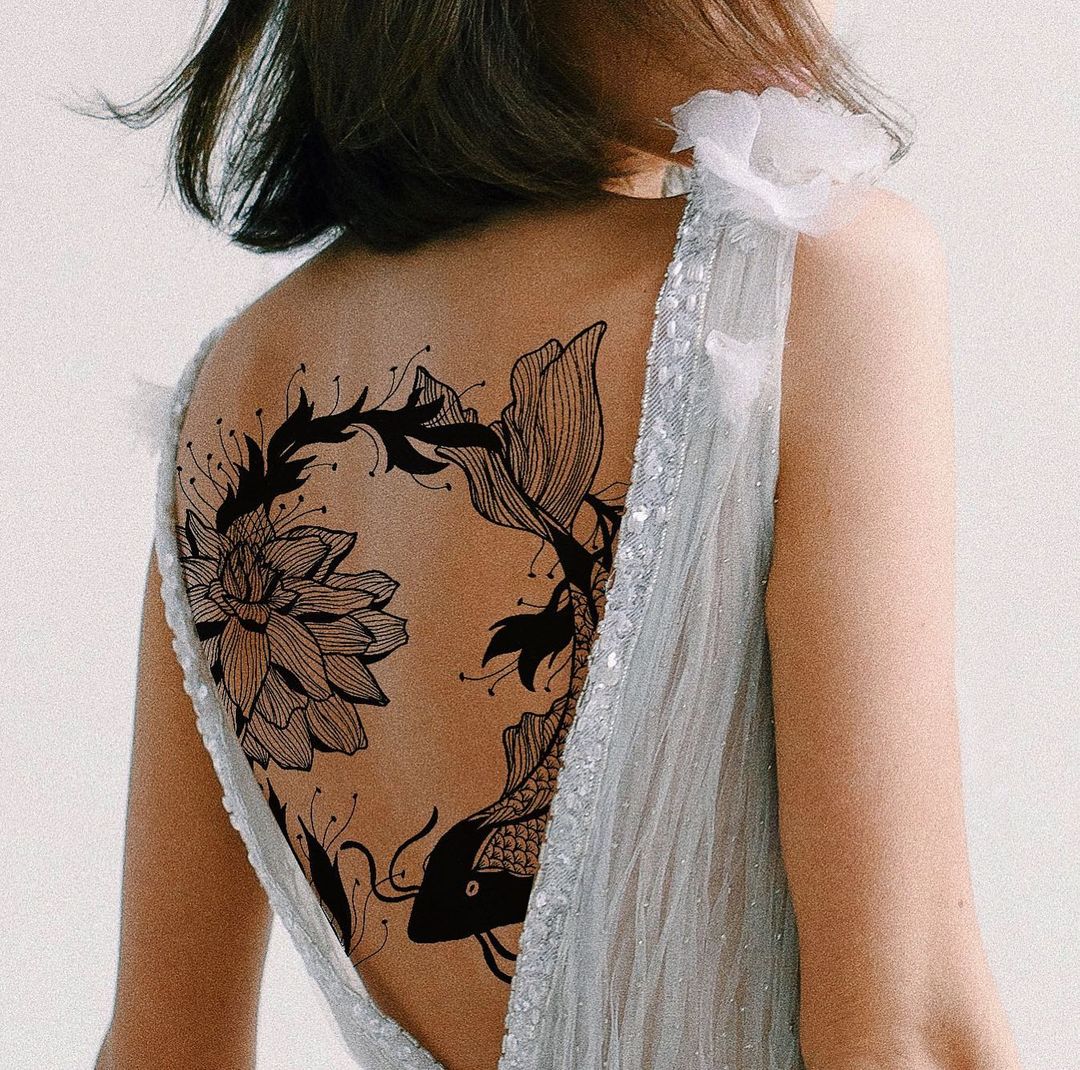 Les délicats tatouages noirs blackwork de Jessie Cohen Les delicats tatouages noirs blackwork de Jessie Cohen 18 Les-delicats-tatouages-noirs-blackwork-de-Jessie-Cohen-18