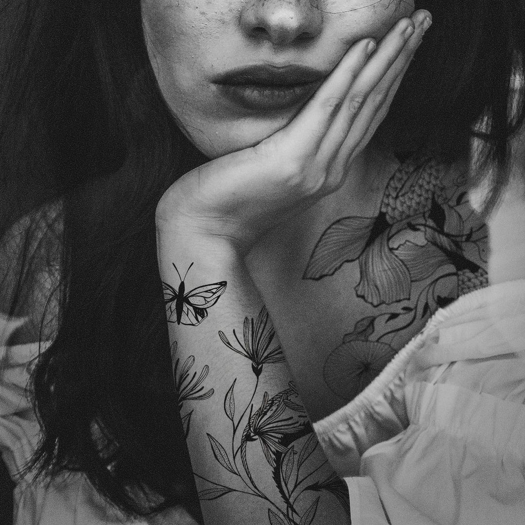 Les délicats tatouages noirs blackwork de Jessie Cohen Les delicats tatouages noirs blackwork de Jessie Cohen 2 Les-delicats-tatouages-noirs-blackwork-de-Jessie-Cohen-2