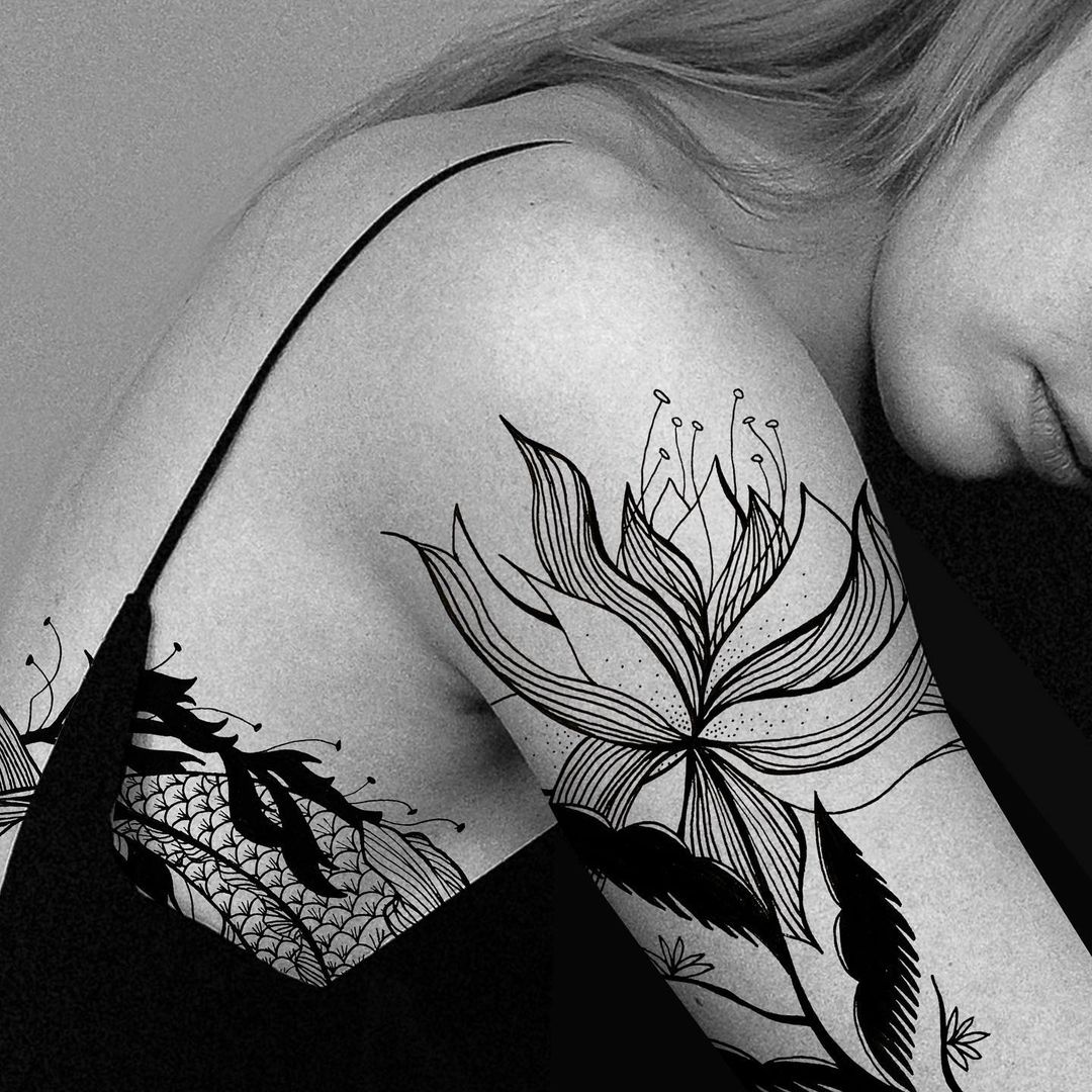 Les délicats tatouages noirs blackwork de Jessie Cohen Les delicats tatouages noirs blackwork de Jessie Cohen 8 Les-delicats-tatouages-noirs-blackwork-de-Jessie-Cohen-8