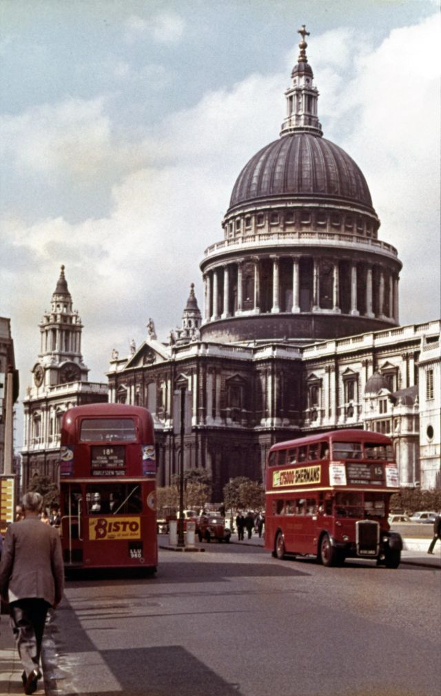 Quelques clichés couleur de la ville de Londres dans les années 1950 Quelques cliches couleur de la ville de Londres dans les annees 1950 27 Quelques-cliches-couleur-de-la-ville-de-Londres-dans-les-annees-1950-27