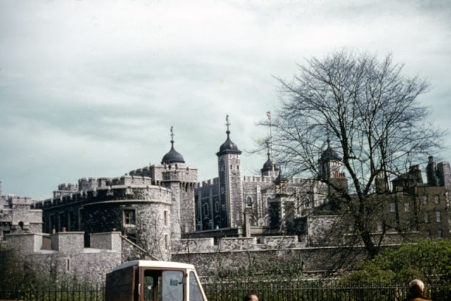 Quelques clichés couleur de la ville de Londres dans les années 1950 Quelques cliches couleur de la ville de Londres dans les annees 1950 36 Quelques-cliches-couleur-de-la-ville-de-Londres-dans-les-annees-1950-36