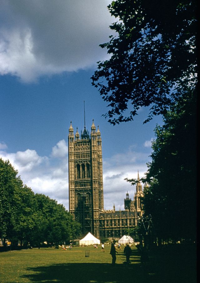 Quelques clichés couleur de la ville de Londres dans les années 1950 Quelques cliches couleur de la ville de Londres dans les annees 1950 39 Quelques-cliches-couleur-de-la-ville-de-Londres-dans-les-annees-1950-39