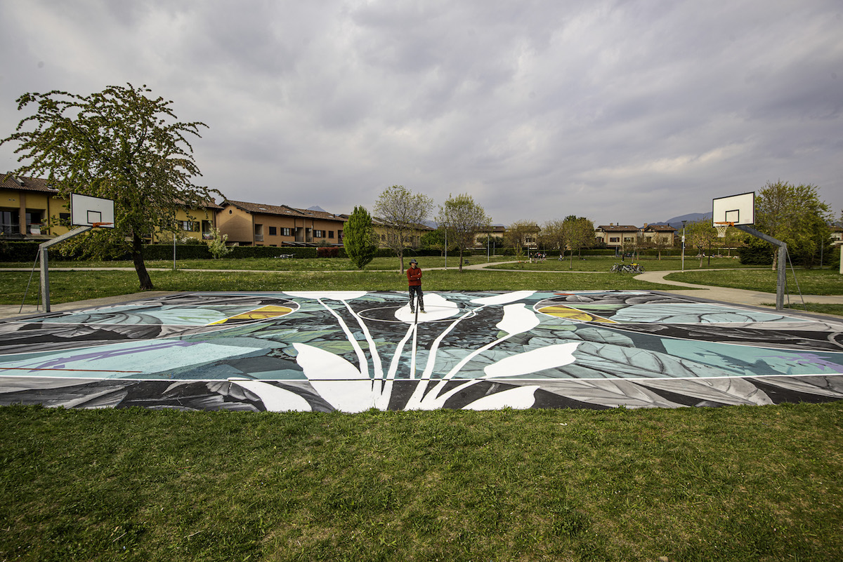 Street art - une fresque sur un terrain de basket par Fabio Petani Street art une fresque sur un terrain de basket par Fabio Petani 4 Street-art-une-fresque-sur-un-terrain-de-basket-par-Fabio-Petani-4