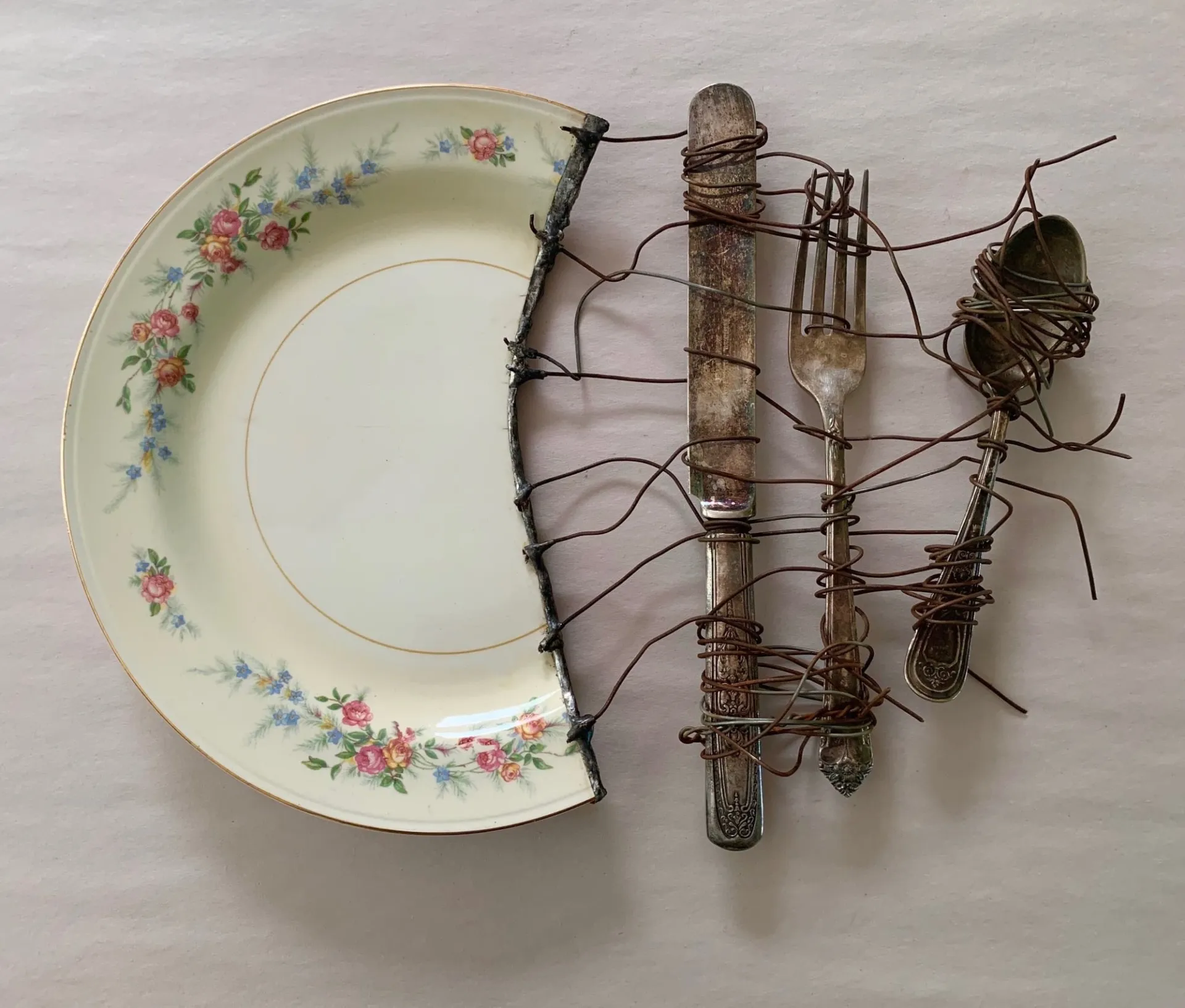 De nouvelles compositions de porcelaines brisées par Glen Taylor De nouvelles compositions de porcelaines brisees par Glen Taylor 7 De-nouvelles-compositions-de-porcelaines-brisees-par-Glen-Taylor