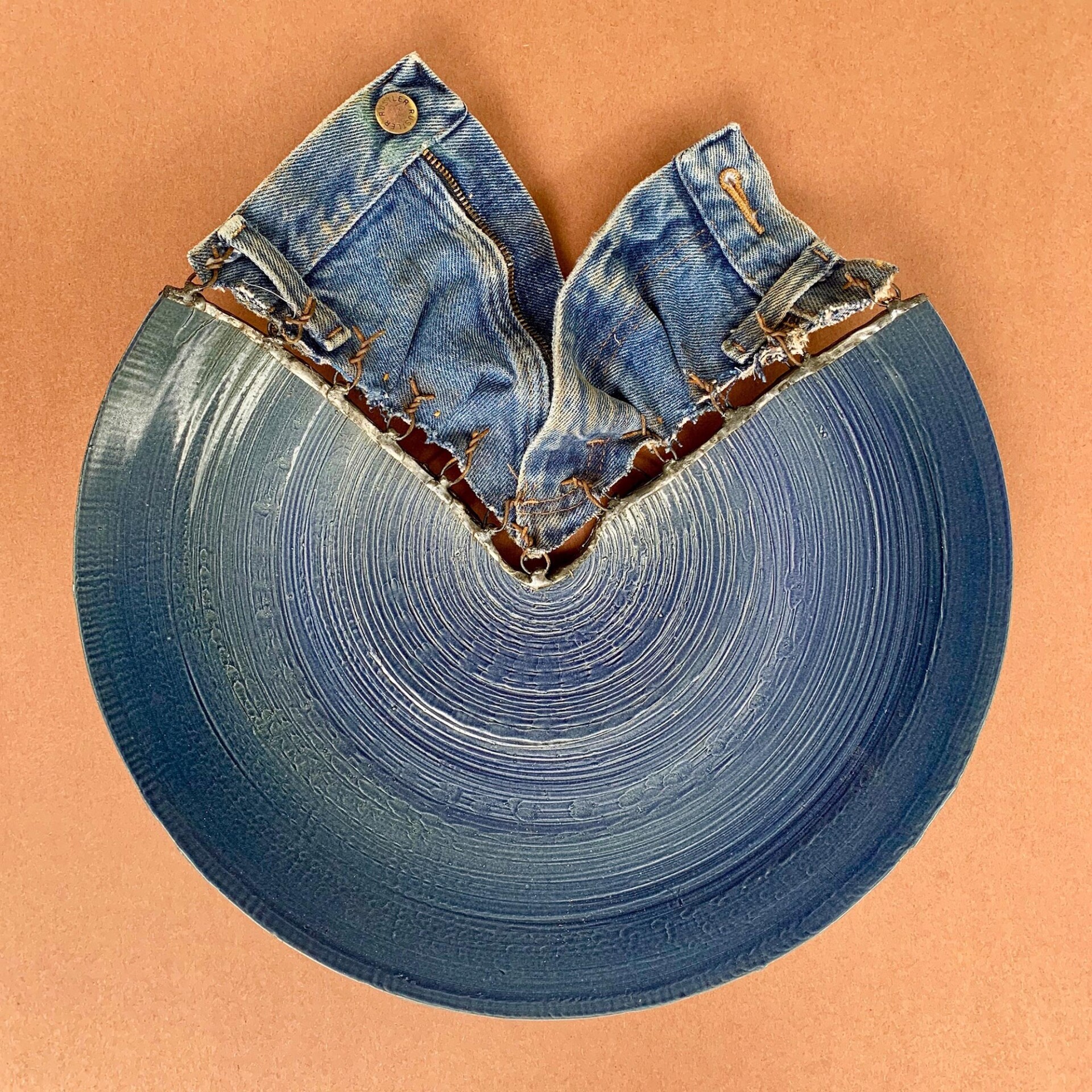 De nouvelles réparations de porcelaines cassées par Glen Taylor De nouvelles reparations de porcelaines cassees par Glen Taylor 4 De-nouvelles-reparations-de-porcelaines-cassees-par-Glen-Taylor-4