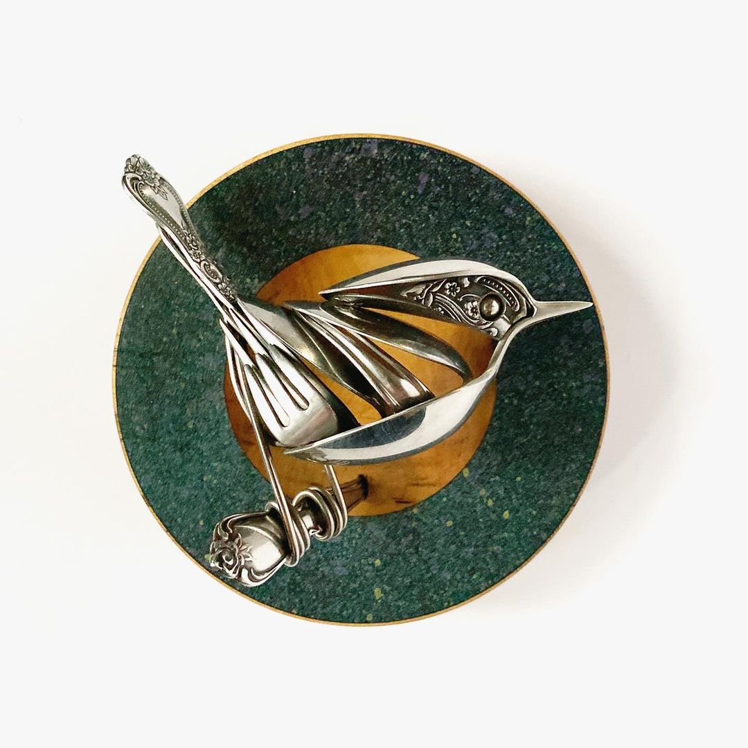 De nouvelles sculptures en couverts par Matt Wilson De nouvelles sculptures en couverts par Matt Wilson couteau fourchette cuillere oiseau 10 De-nouvelles-sculptures-en-couverts-par-Matt-Wilson-couteau-fourchette-cuillere-oiseau-10