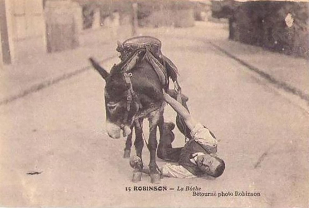 Des gens tombant des ânes dans des cartes postales vintage de Le Plessis-Robinson Des gens tombant des anes dans des cartes postales vintage de Le Plessis Robinson 10 Des-gens-tombant-des-anes-dans-des-cartes-postales-vintage-de-Le-Plessis-Robinson-10
