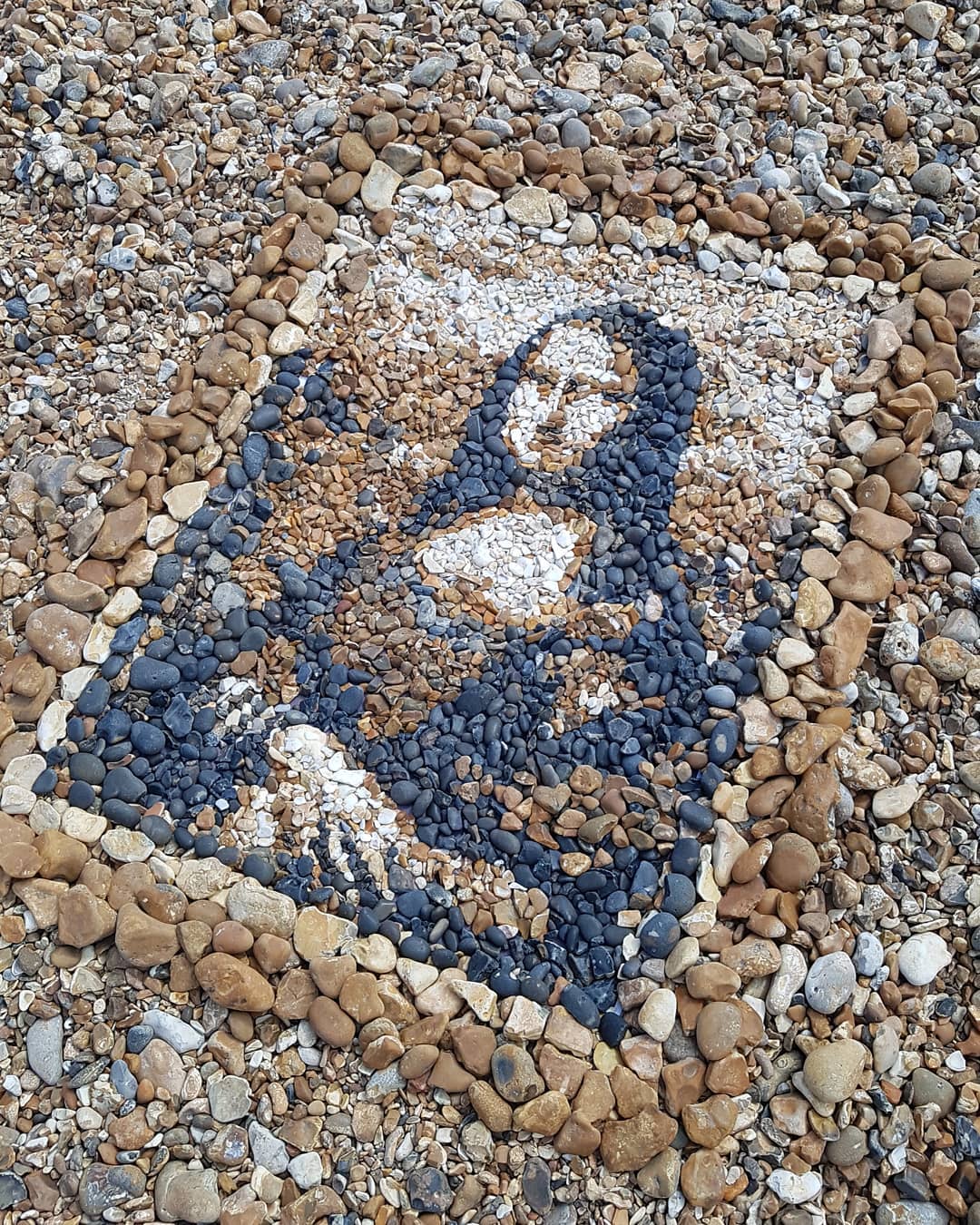 Des mosaïques de célèbres peintures en galets colorés par Justin Bateman Des mosaiques de celebres peintures en galets colores par Justin Bateman 3 Des-mosaiques-de-celebres-peintures-en-galets-colores-par-Justin-Bateman-3