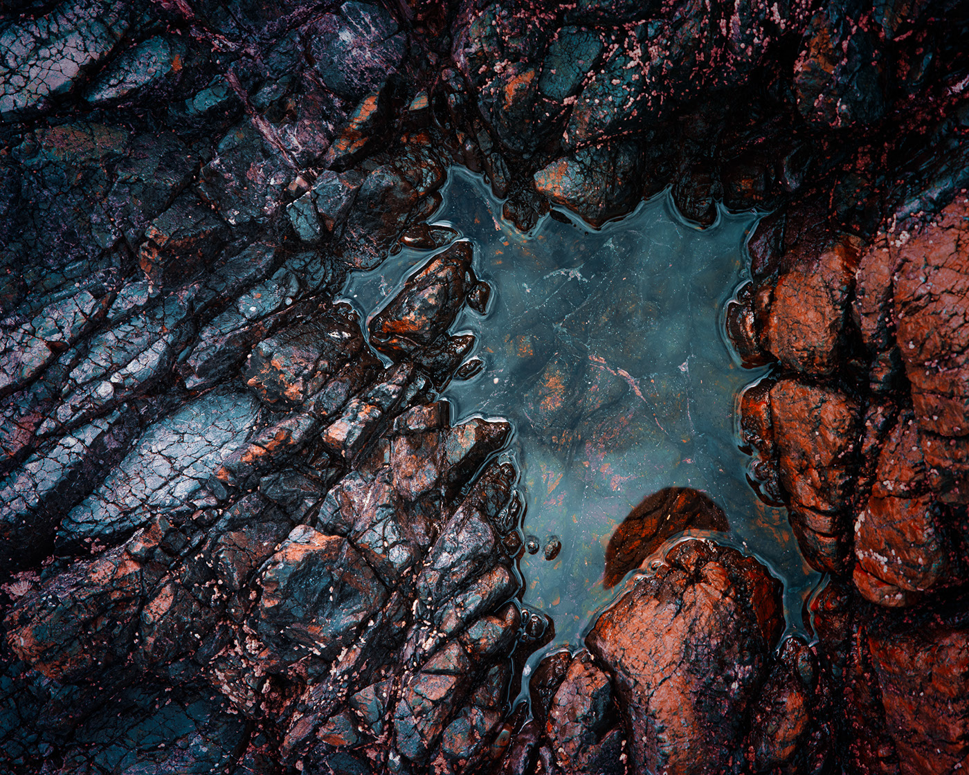 Kynance - les rochers volcaniques surréalistes de Tom Leighton Kynance les rochers volcaniques surrealistes de Tom Leighton 10 Kynance-les-rochers-volcaniques-surrealistes-de-Tom-Leighton-10