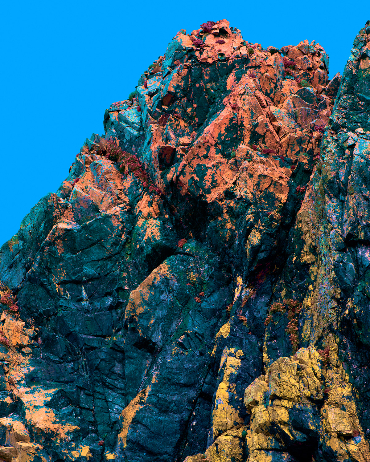 Kynance - les rochers volcaniques surréalistes de Tom Leighton Kynance les rochers volcaniques surrealistes de Tom Leighton 2 Kynance-les-rochers-volcaniques-surrealistes-de-Tom-Leighton-2