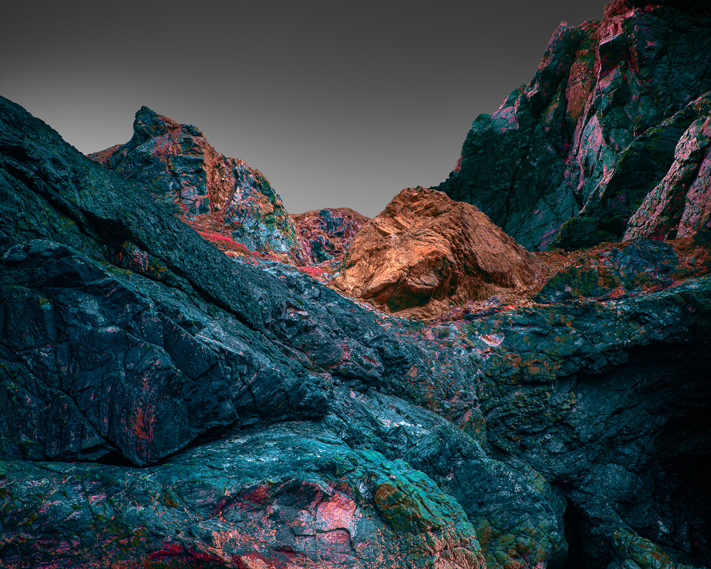 Kynance - les rochers volcaniques surréalistes de Tom Leighton Kynance les rochers volcaniques surrealistes de Tom Leighton 9 Kynance-les-rochers-volcaniques-surrealistes-de-Tom-Leighton-9