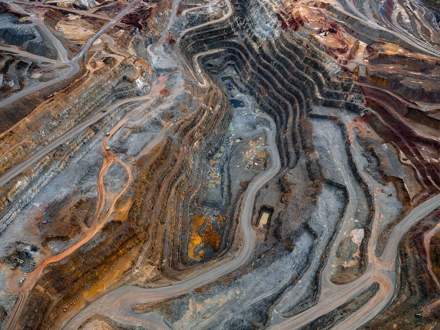 La mine de cuivre de Rio Tinto vue du ciel par Tom Hegen La mine de cuivre de Rio Tinto vue du ciel par Tom Hegen copper mine series andalousie 4 La-mine-de-cuivre-de-Rio-Tinto-vue-du-ciel-par-Tom-Hegen-copper-mine-series-andalousie-4