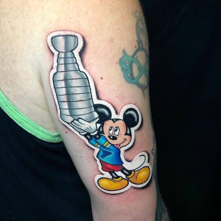 Les tatouages en forme de stickers de Luke Cormier Les tatouages en forme de stickers de Luke Cormier 13 Les-tatouages-en-forme-de-stickers-de-Luke-Cormier-13